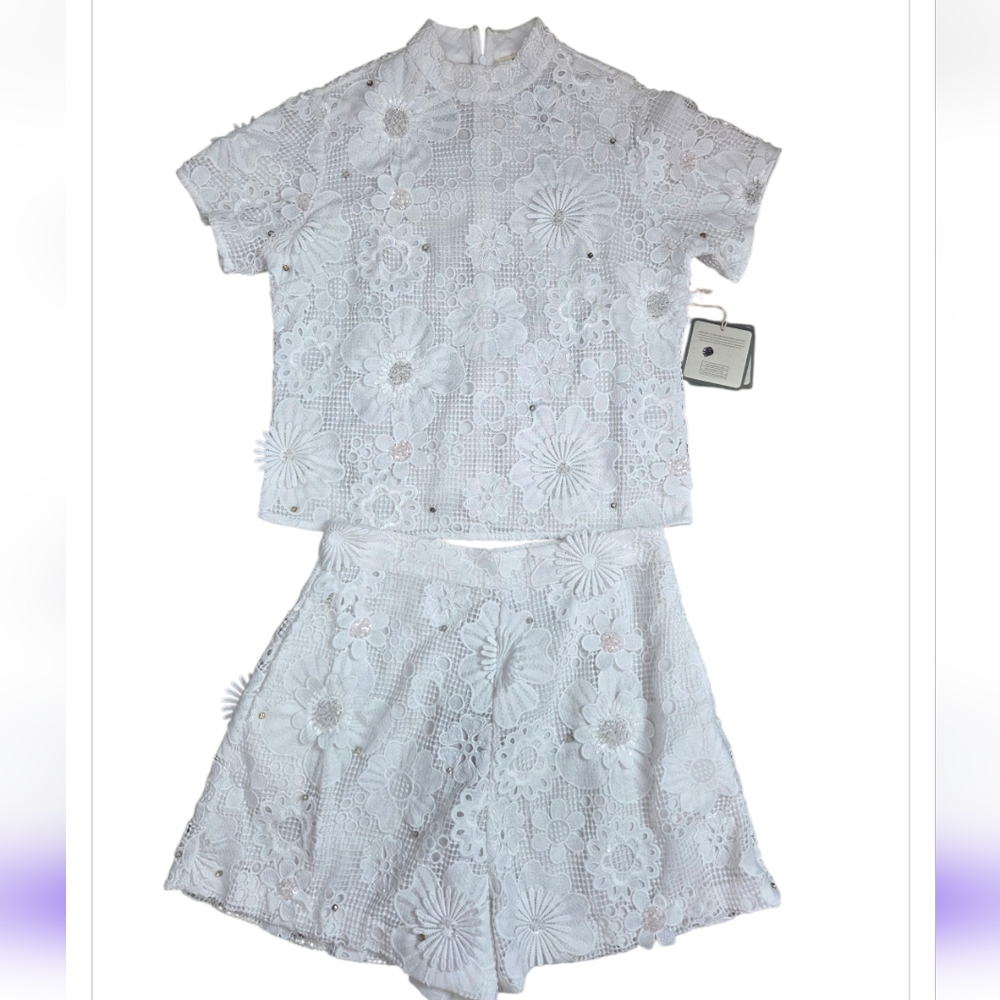 La Fuori 2 Piece Short Set White Beaded Sequin Size Large NWT